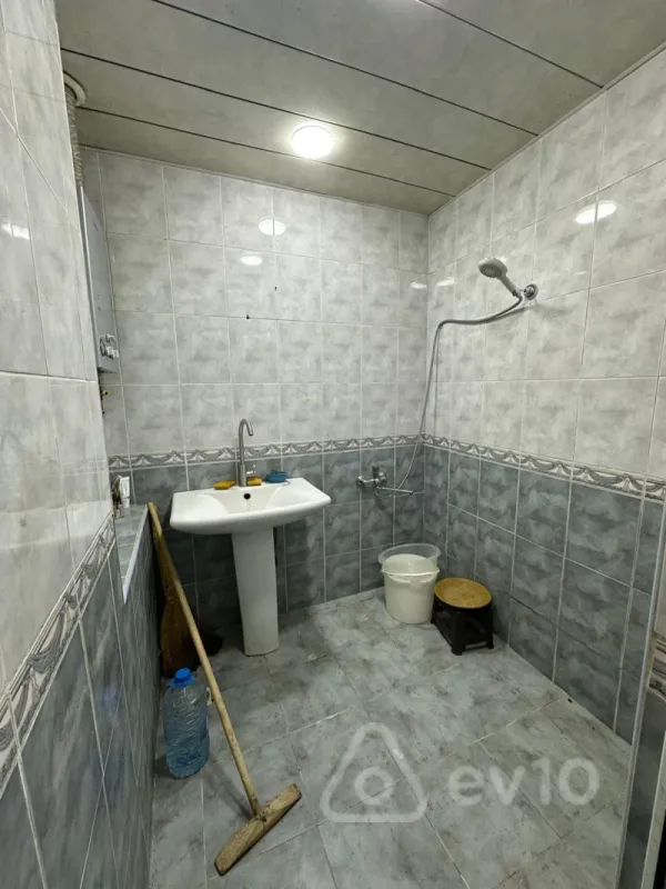 Satılır 1 otaqlı köhnə tikili 40 m²