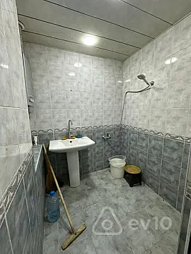 Satılır 1 otaqlı köhnə tikili 40 m²