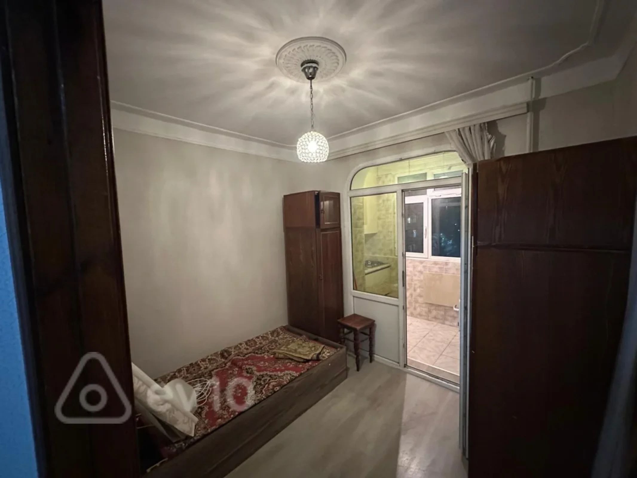 Satılır 1 otaqlı köhnə tikili 40 m²