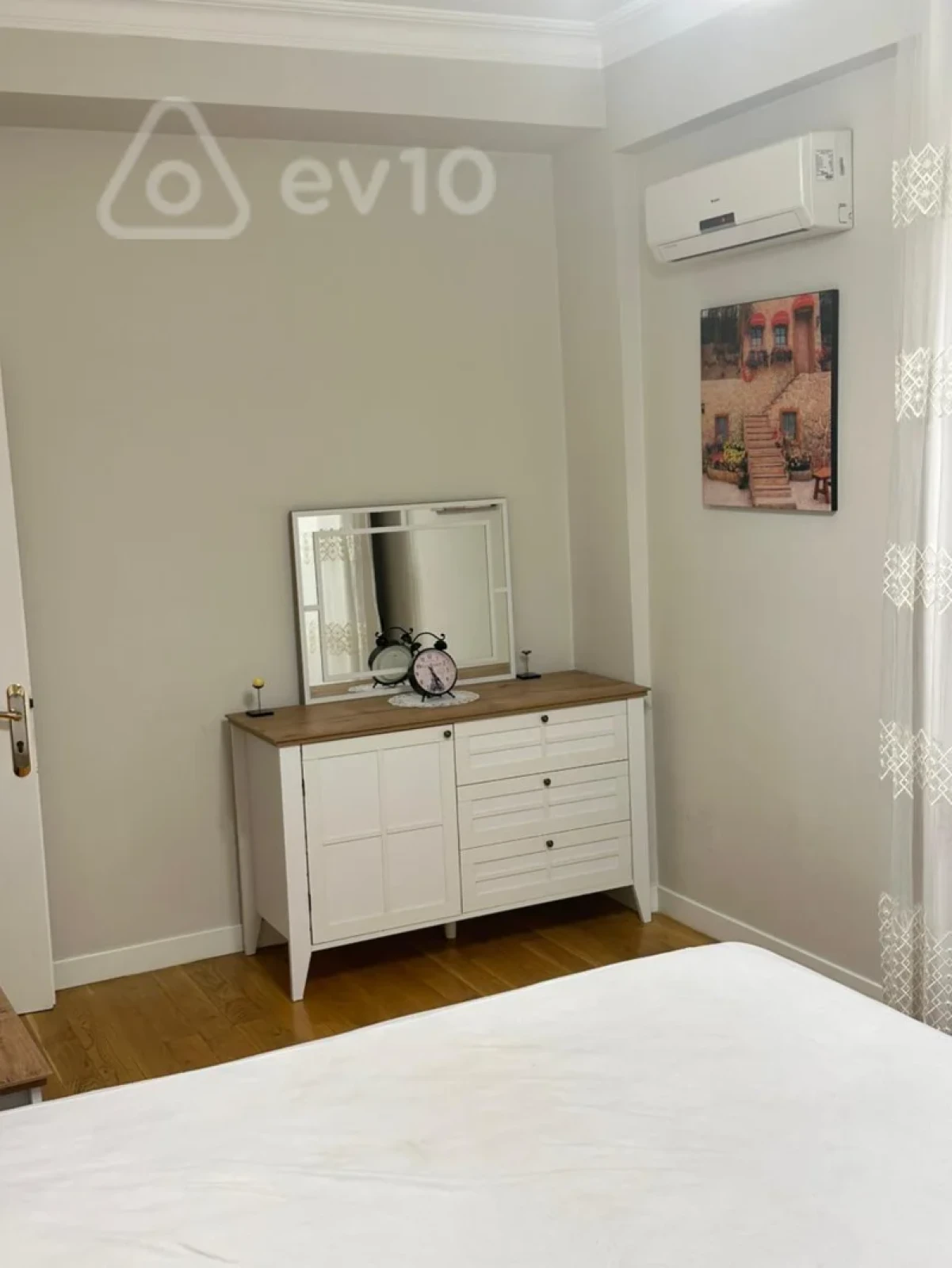 Kirayə verilir 3 otaqlı yeni tikili 120 m²