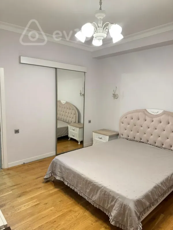 Kirayə verilir 3 otaqlı yeni tikili 120 m²