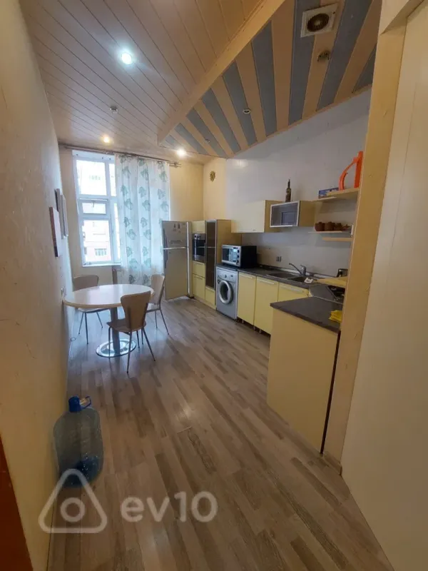 Kirayə verilir 3 otaqlı yeni tikili 120 m²