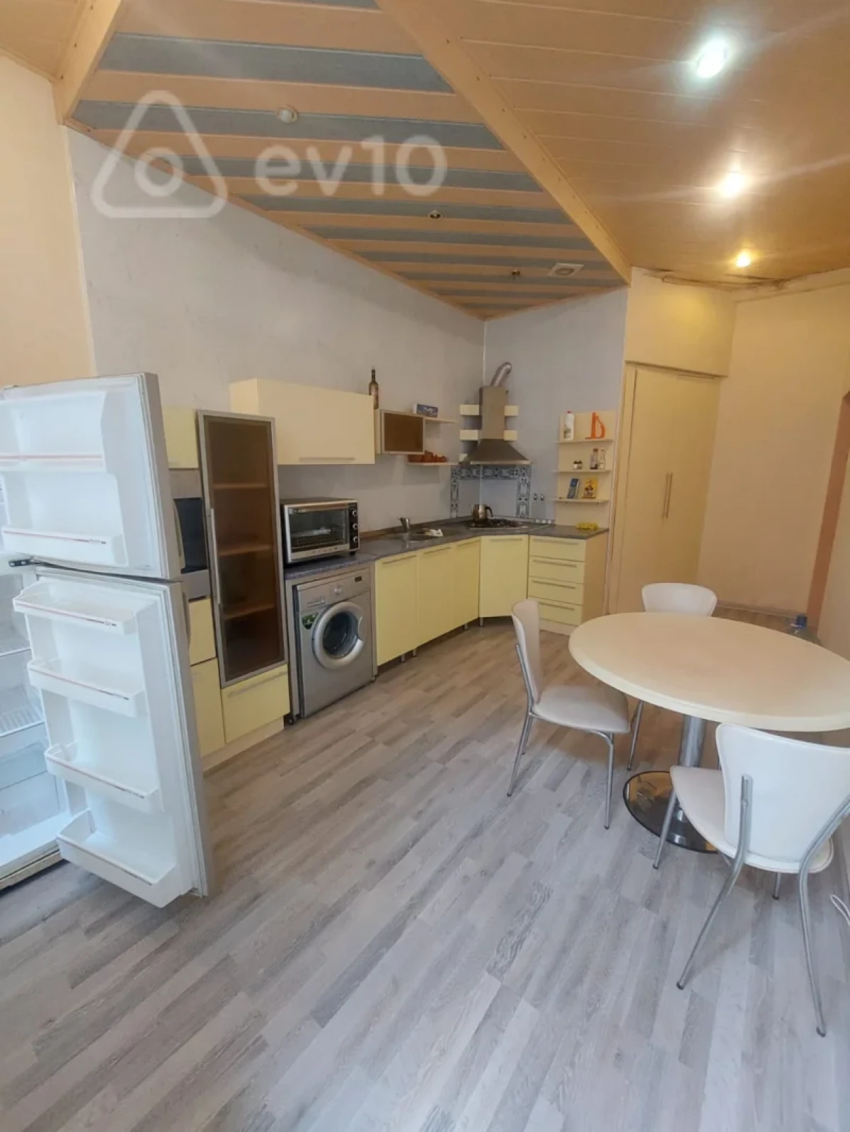 Kirayə verilir 3 otaqlı yeni tikili 120 m²