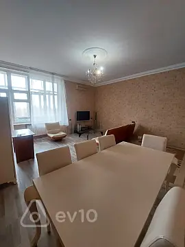 Kirayə verilir 3 otaqlı yeni tikili 120 m²