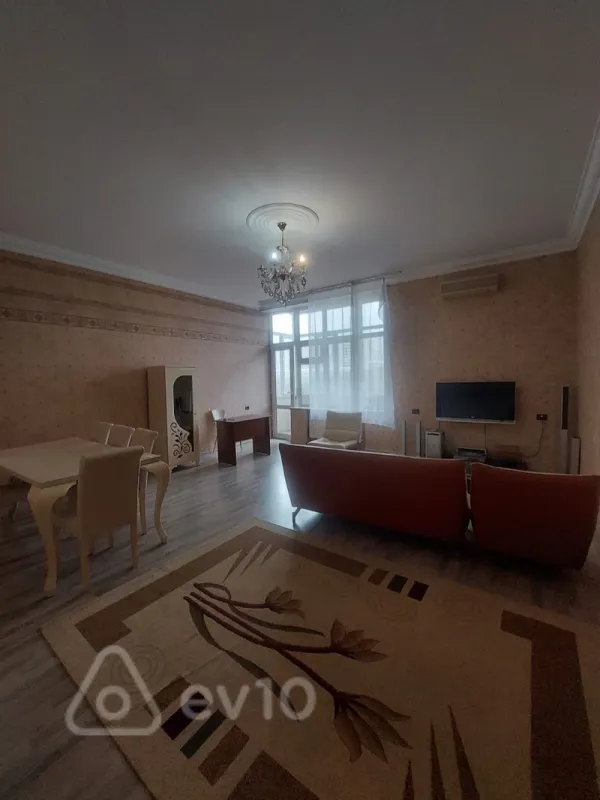 Kirayə verilir 3 otaqlı yeni tikili 120 m²