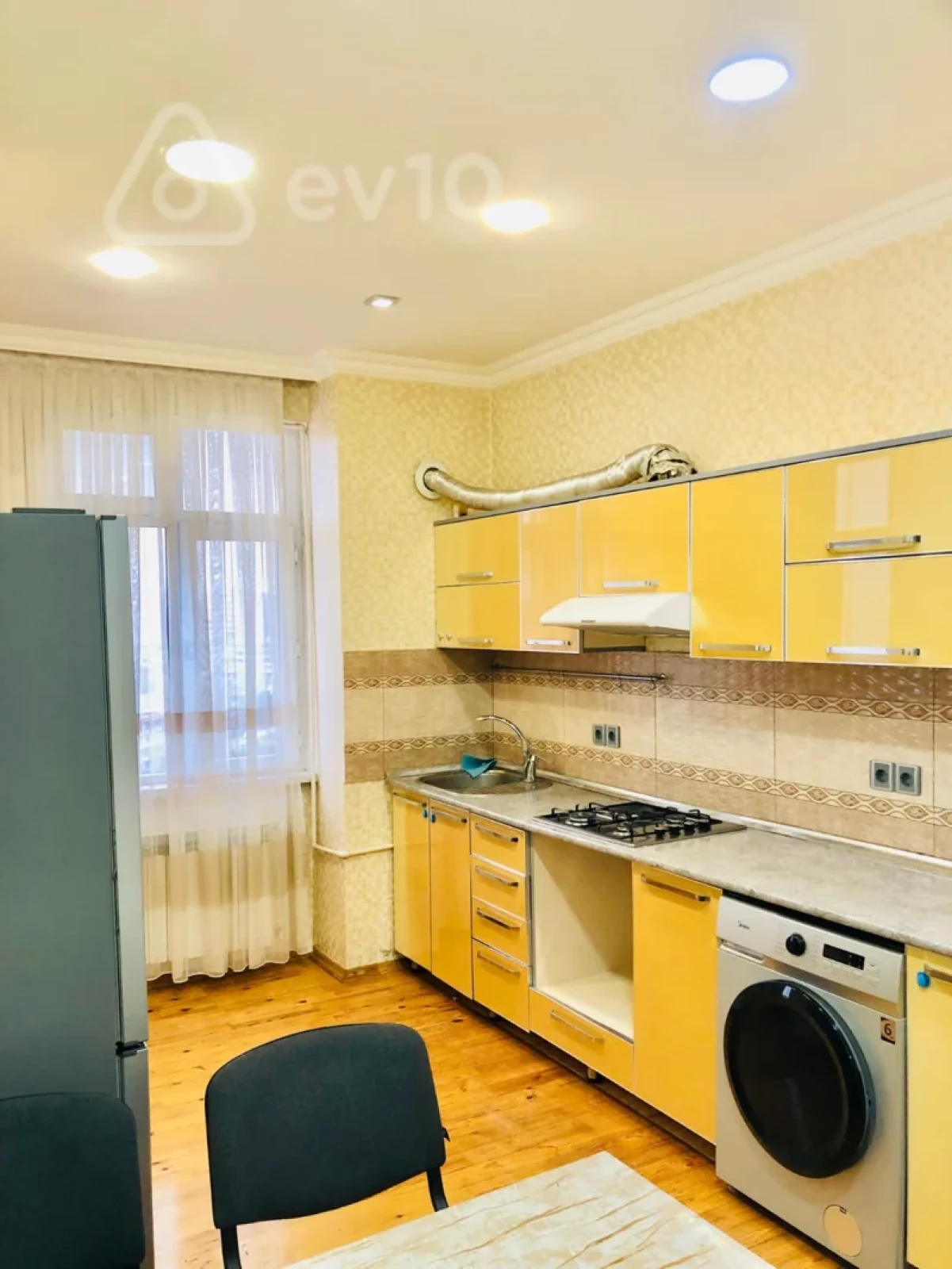 Satılır 3 otaqlı yeni tikili 110 m²