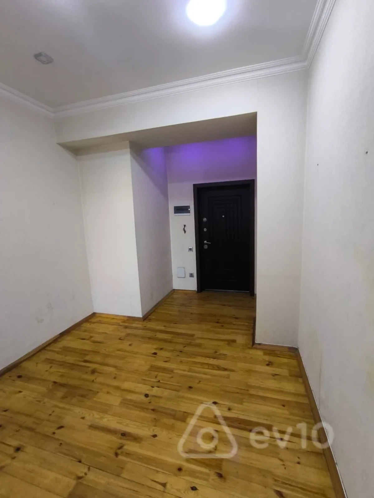 Satılır 3 otaqlı yeni tikili 110 m²