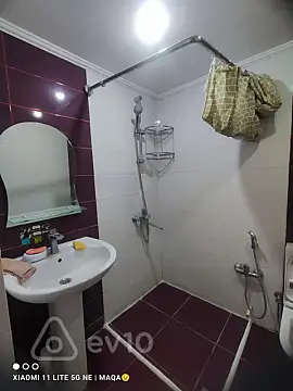 Kirayə verilir 2 otaqlı köhnə tikili 50 m²