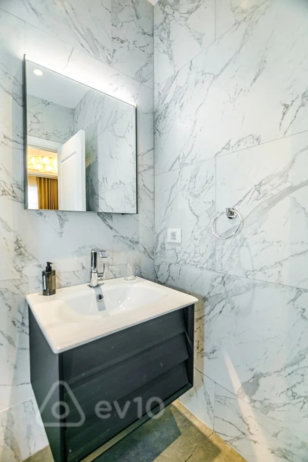 Kirayə verilir 3 otaqlı yeni tikili 110 m²