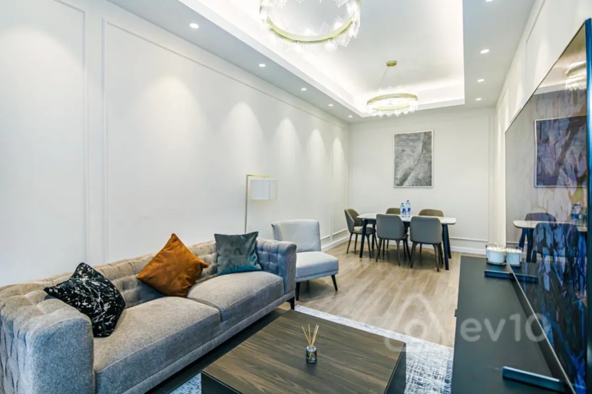 Kirayə verilir 3 otaqlı yeni tikili 110 m²
