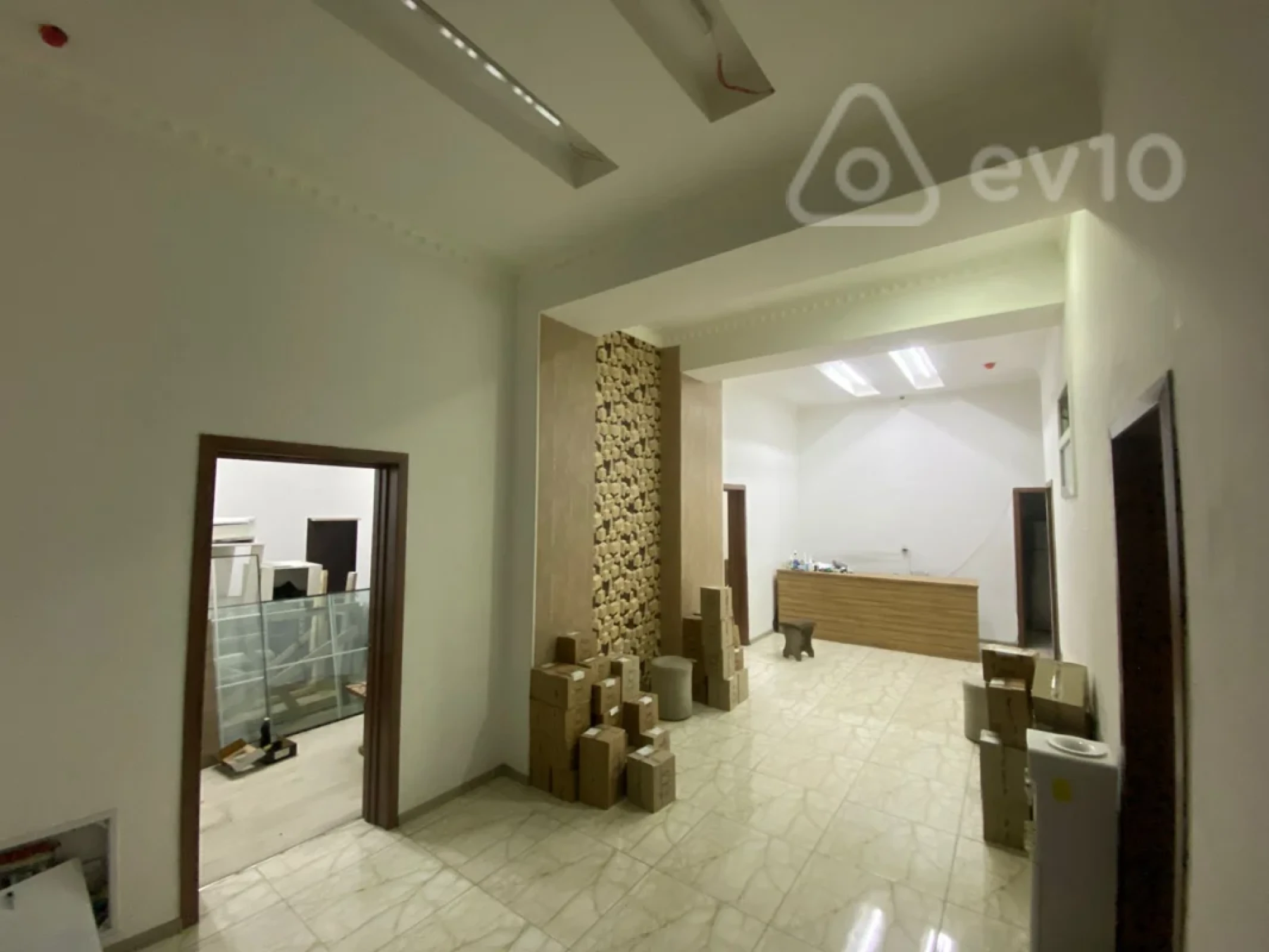 Kirayə verilir 5 otaqlı ofis 130 m²