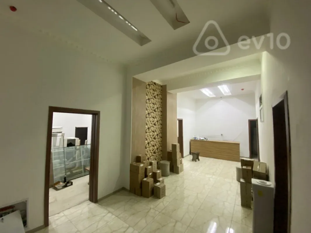 Kirayə verilir 5 otaqlı ofis 130 m²