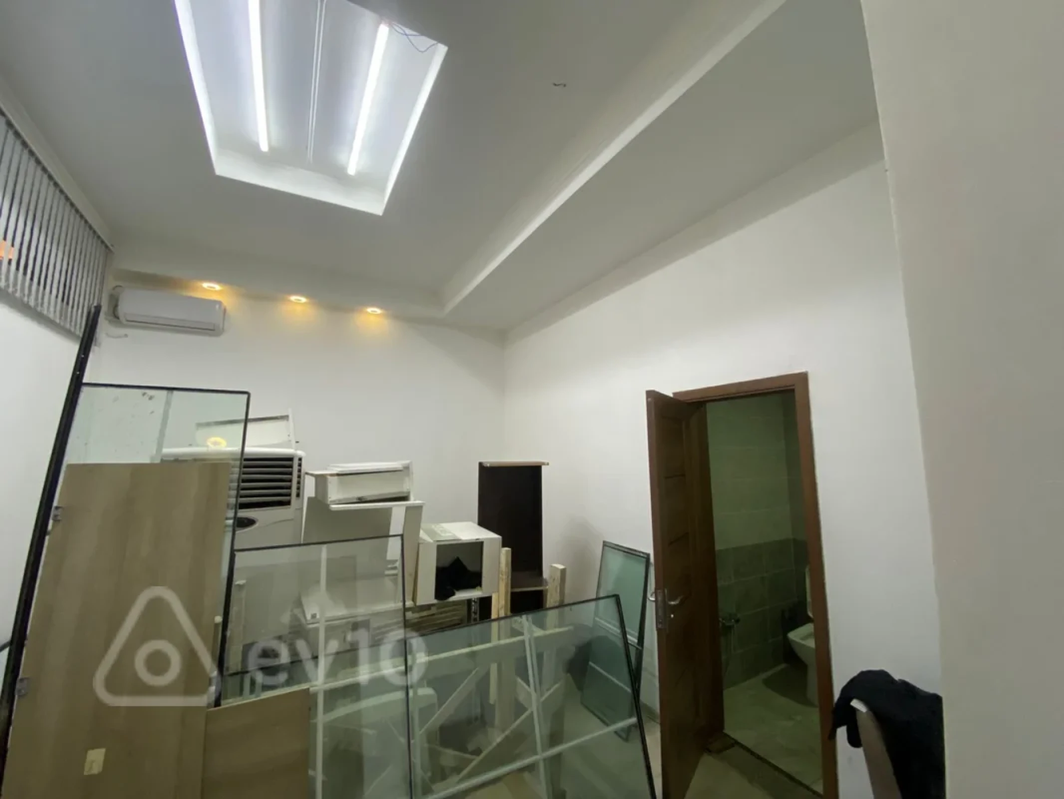 Kirayə verilir 5 otaqlı ofis 130 m²