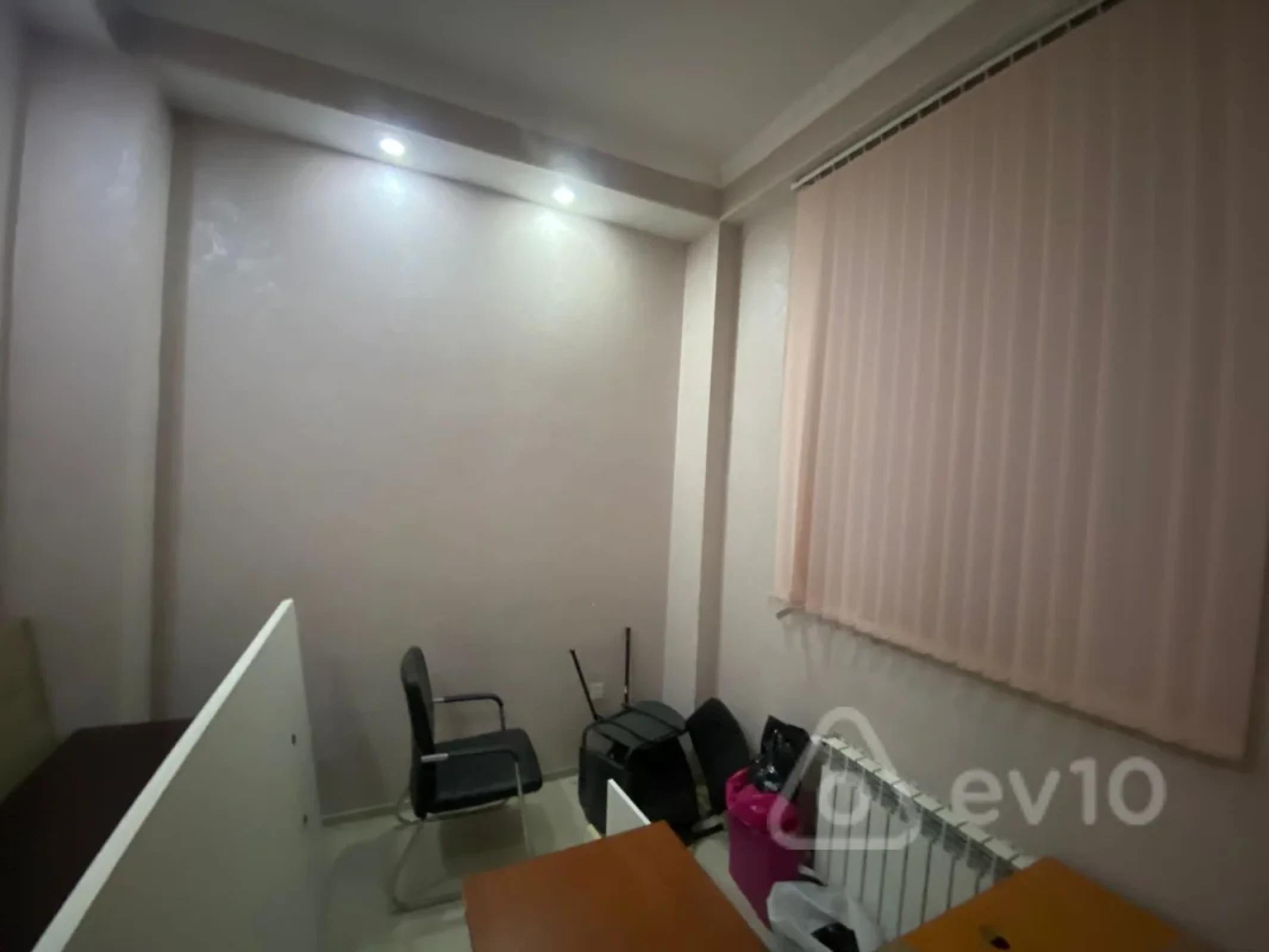 Kirayə verilir 5 otaqlı ofis 130 m²