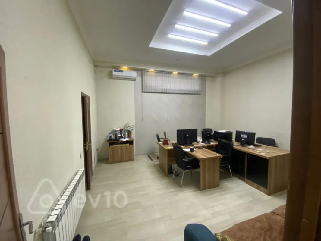 Kirayə verilir 5 otaqlı ofis 130 m²