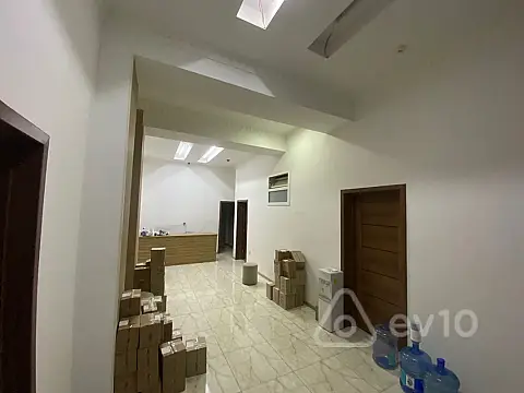 Kirayə verilir 5 otaqlı ofis 130 m²