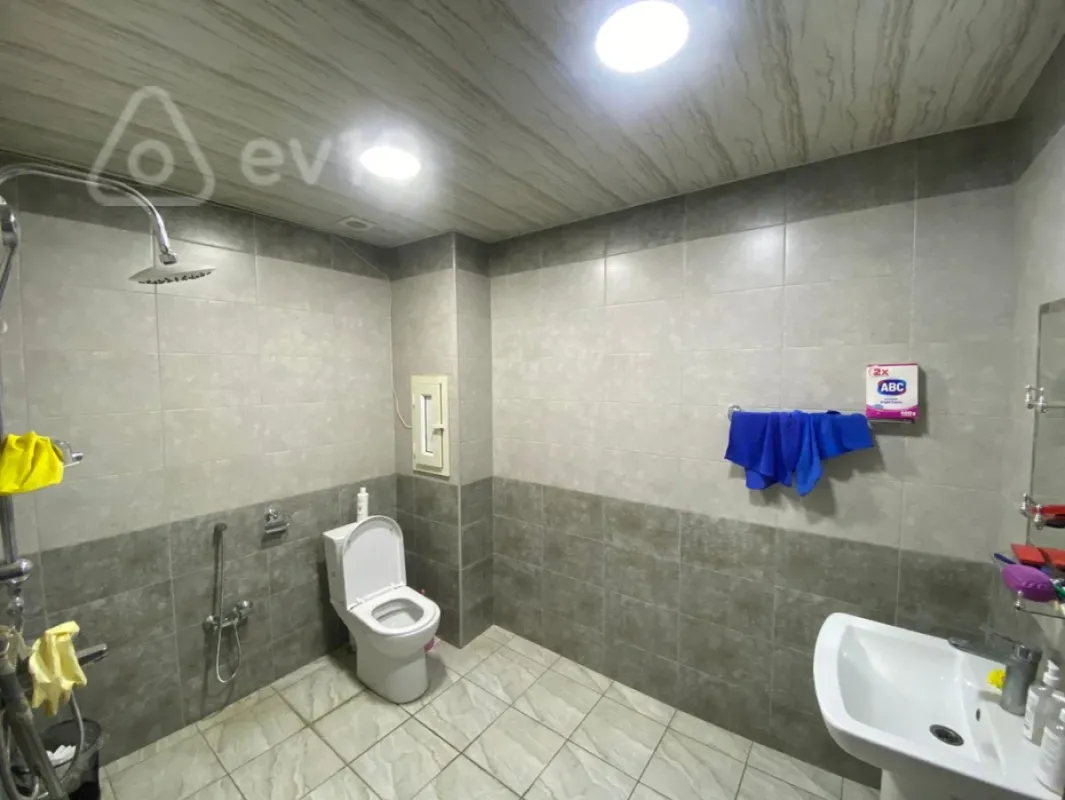 Kirayə verilir 5 otaqlı ofis 130 m²
