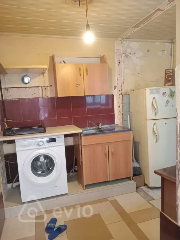 Kirayə verilir 1 otaqlı həyət evi 30 m²