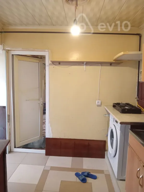 Kirayə verilir 1 otaqlı həyət evi 30 m²