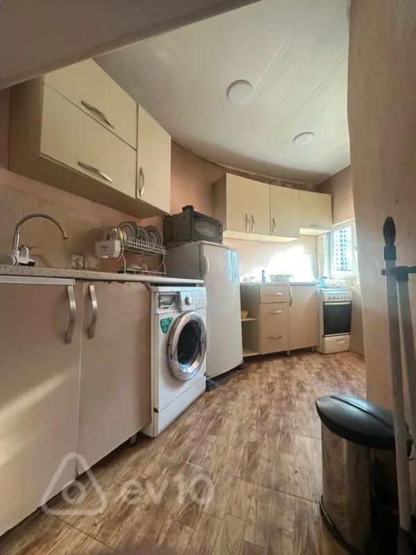 Kirayə verilir 3 otaqlı köhnə tikili 80 m²