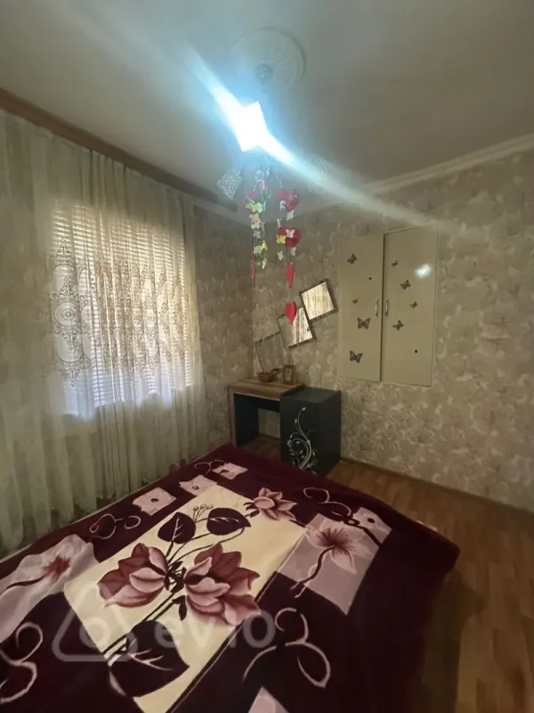 Kirayə verilir 3 otaqlı köhnə tikili 80 m²