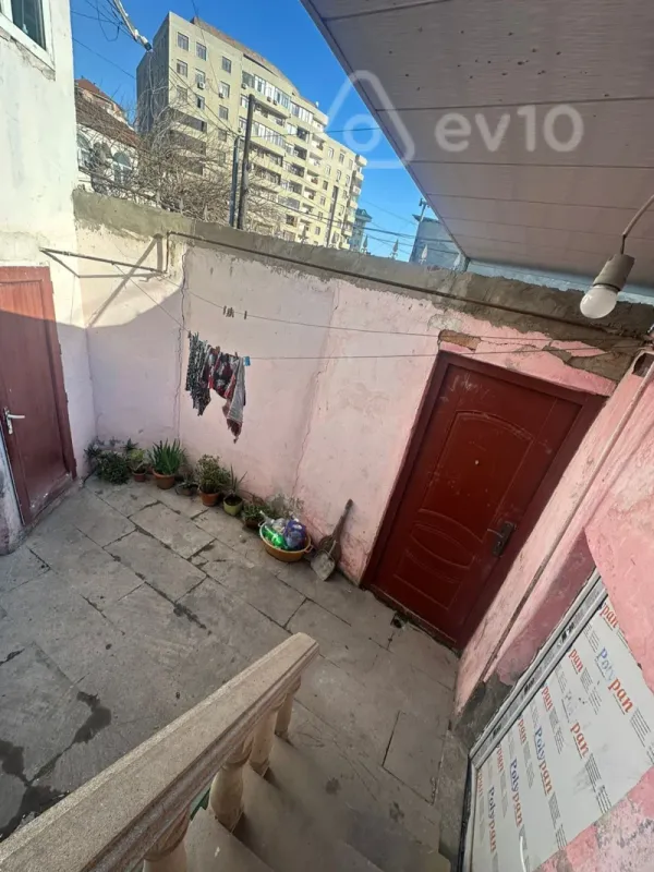 Kirayə verilir 3 otaqlı köhnə tikili 80 m²