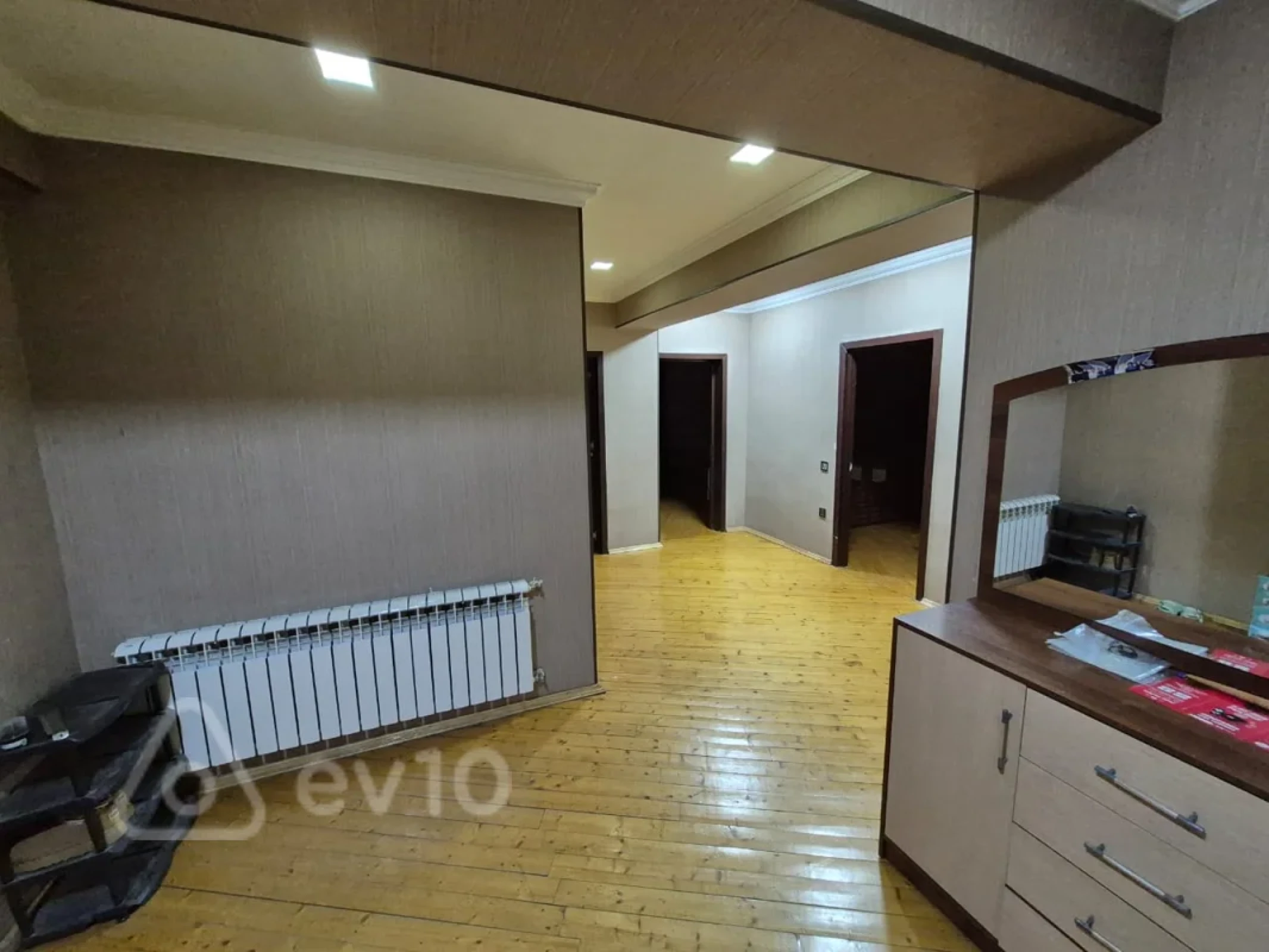 Kirayə verilir 3 otaqlı yeni tikili 105 m²