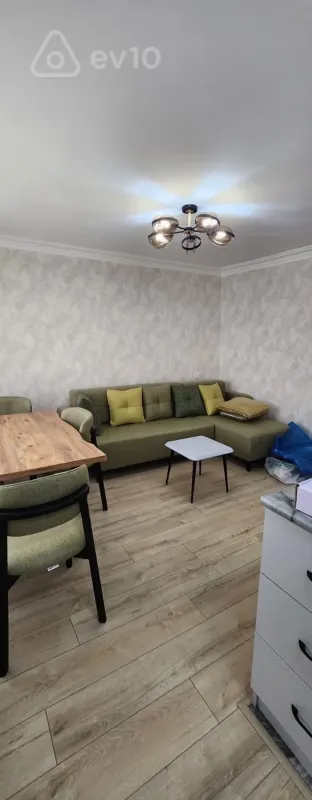 Kirayə verilir 2 otaqlı yeni tikili 50 m²