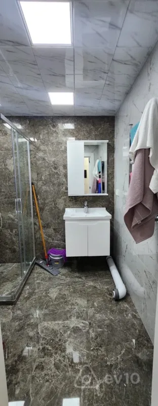 Kirayə verilir 2 otaqlı yeni tikili 50 m²