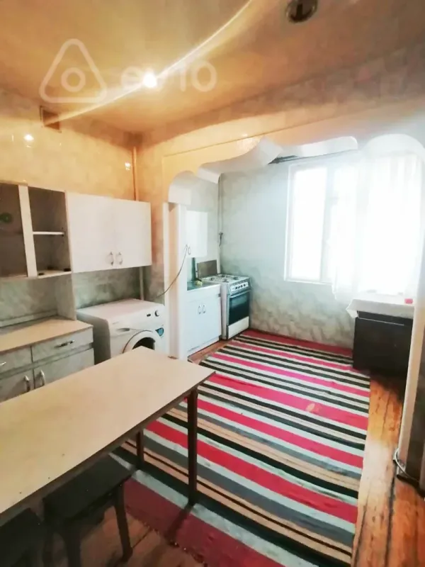 Kirayə verilir 3 otaqlı köhnə tikili 90 m²