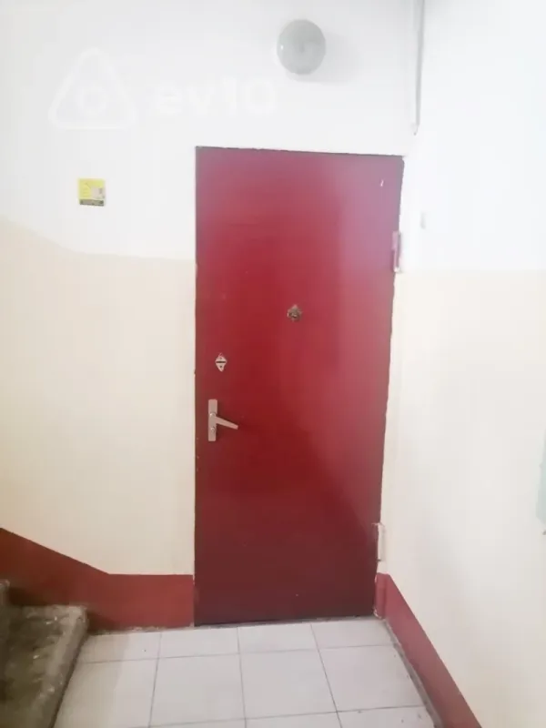 Kirayə verilir 3 otaqlı köhnə tikili 90 m²