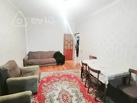 Kirayə verilir 3 otaqlı köhnə tikili 90 m²