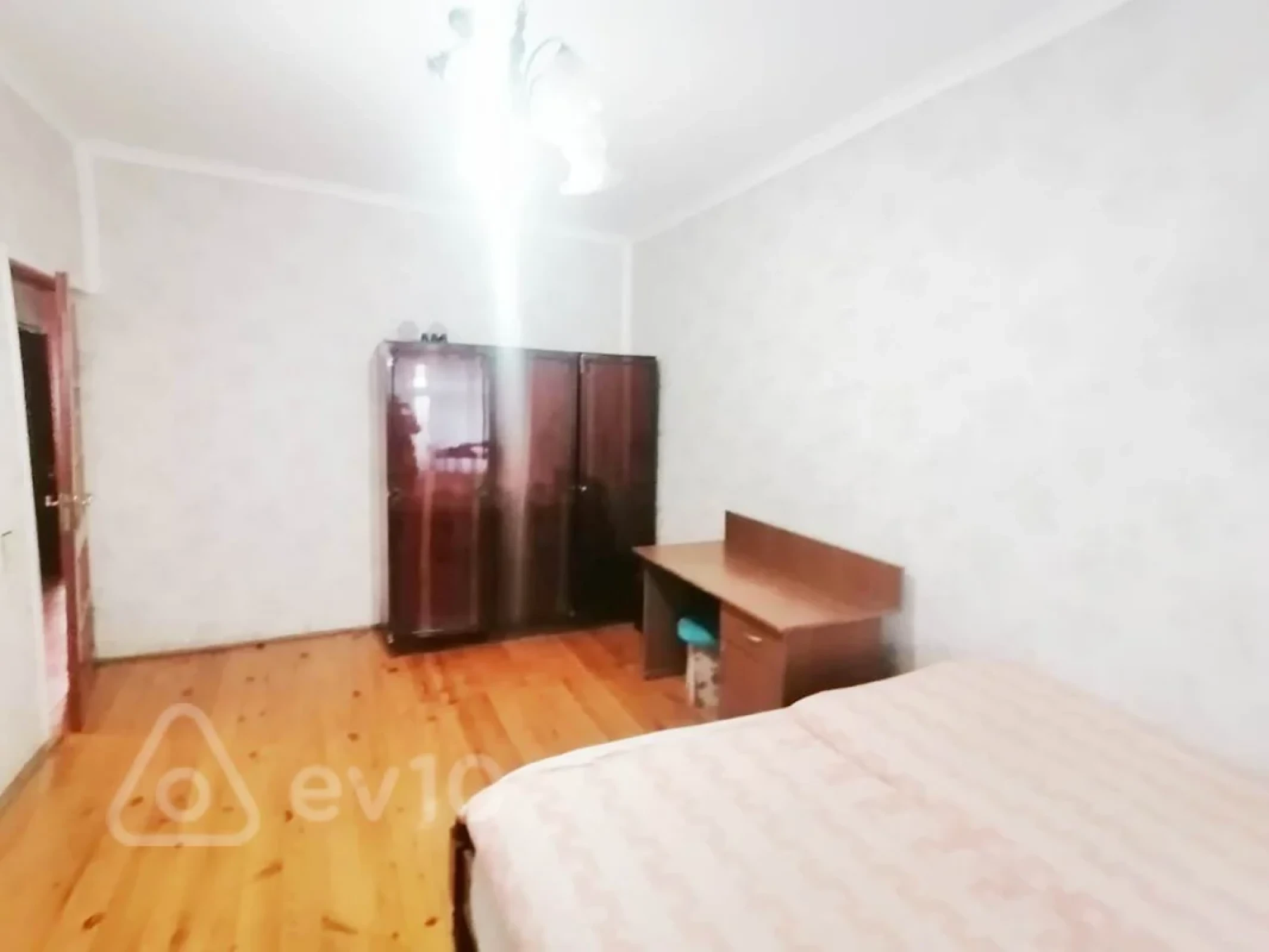 Kirayə verilir 3 otaqlı köhnə tikili 90 m²