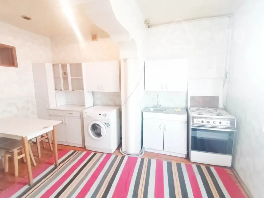 Kirayə verilir 3 otaqlı köhnə tikili 90 m²