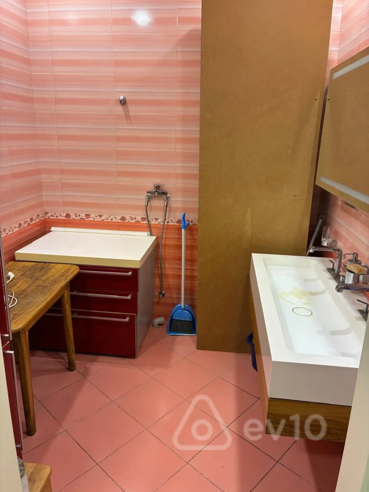 Kirayə verilir 3 otaqlı ofis 90 m²