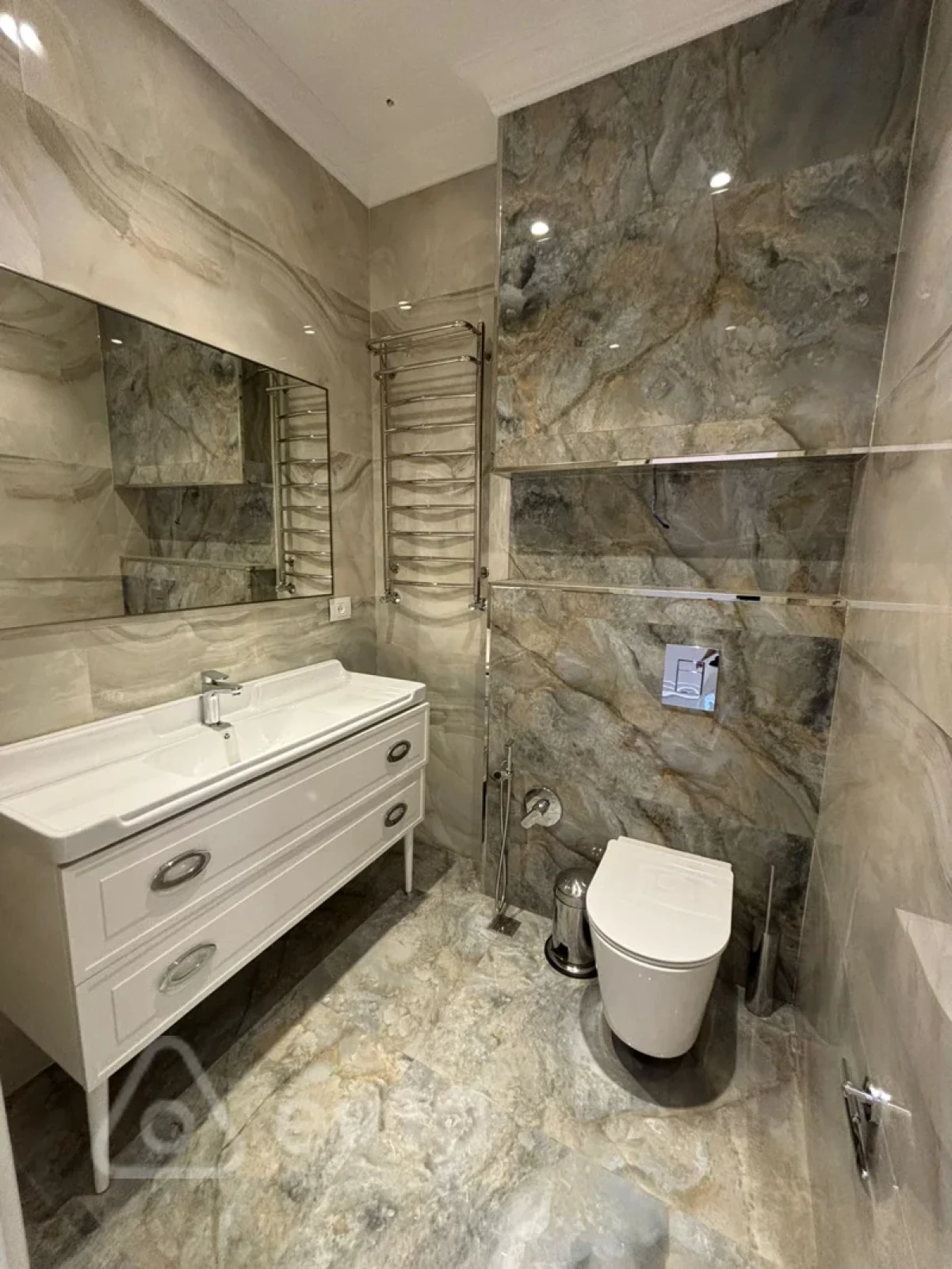 Satılır 4 otaqlı yeni tikili 242 m²