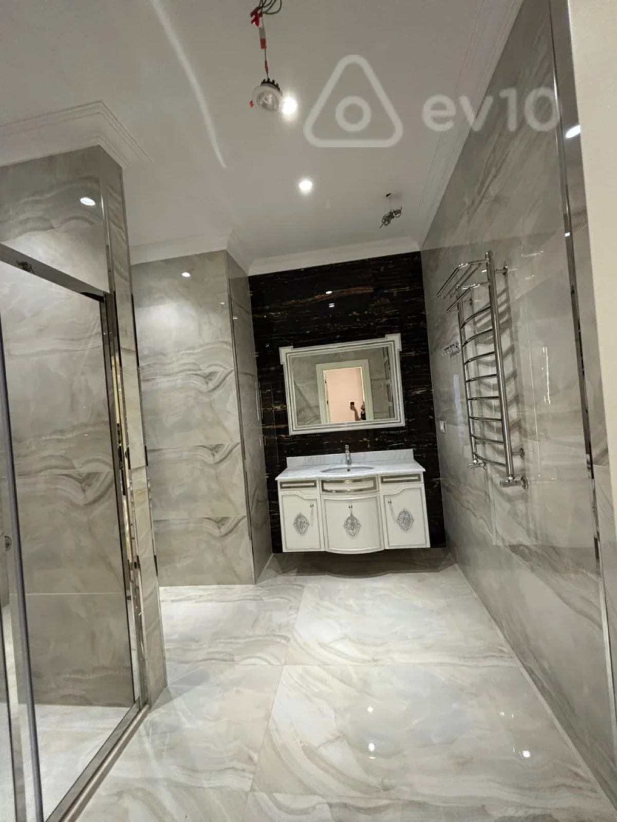 Satılır 4 otaqlı yeni tikili 242 m²