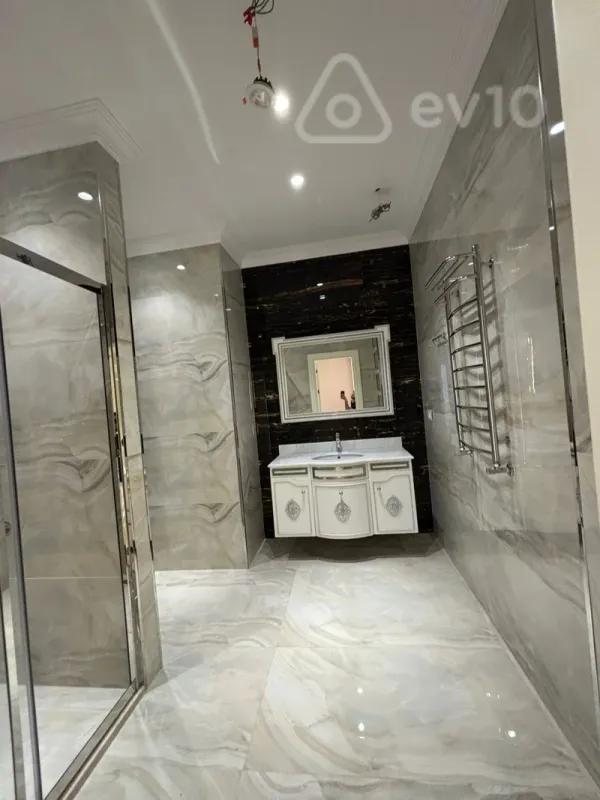 Satılır 4 otaqlı yeni tikili 242 m²