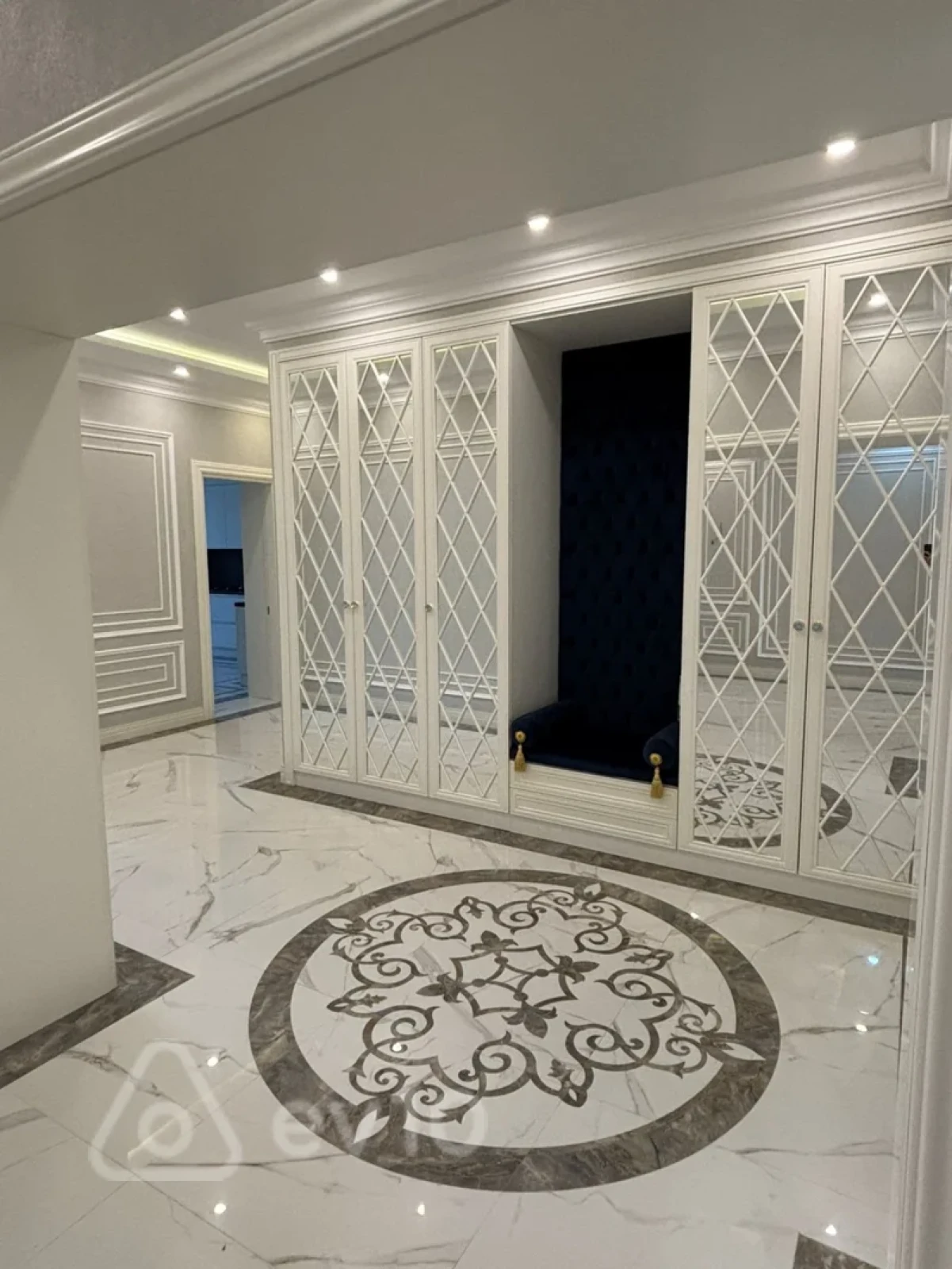 Satılır 4 otaqlı yeni tikili 242 m²