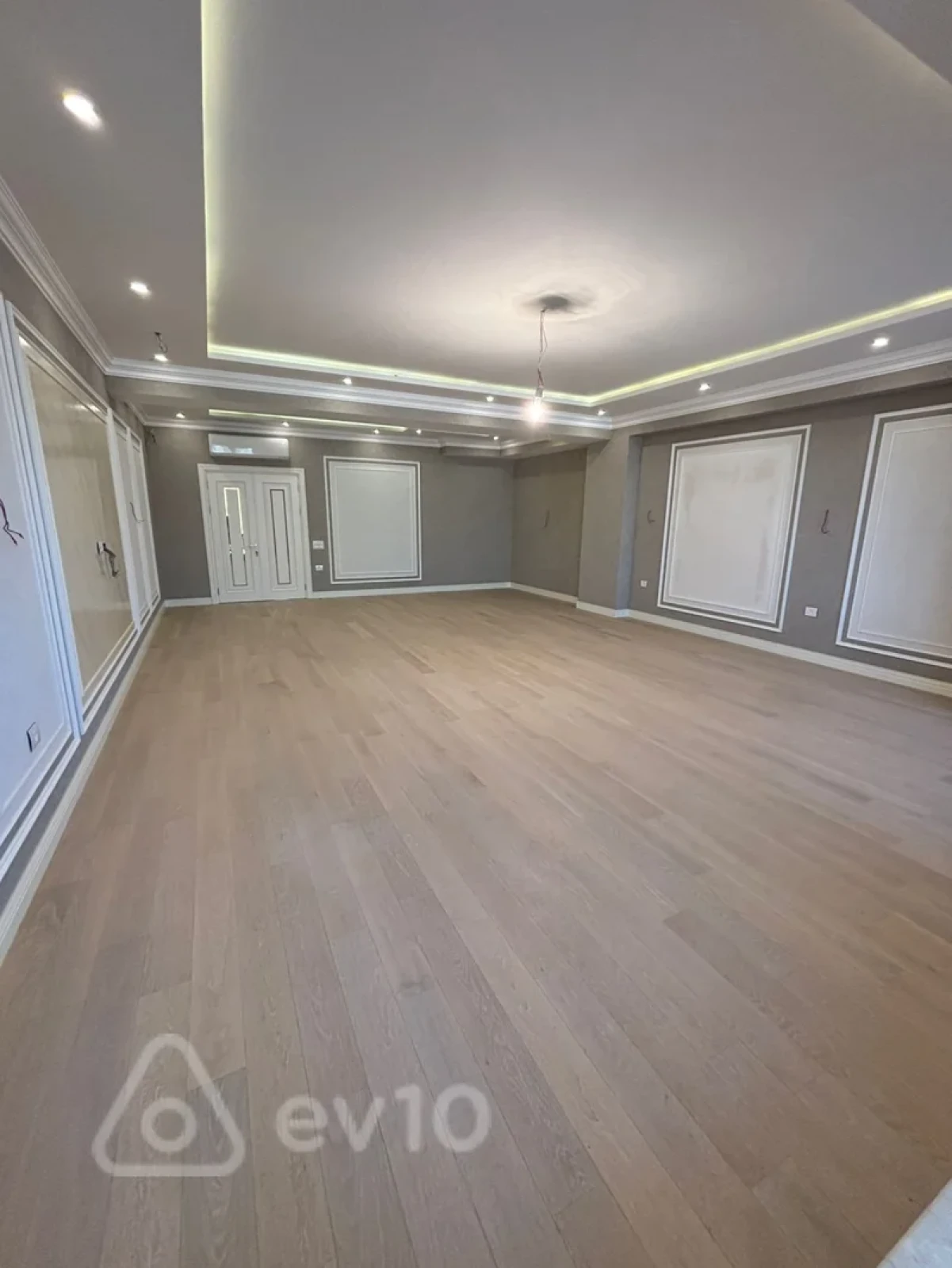 Satılır 4 otaqlı yeni tikili 242 m²