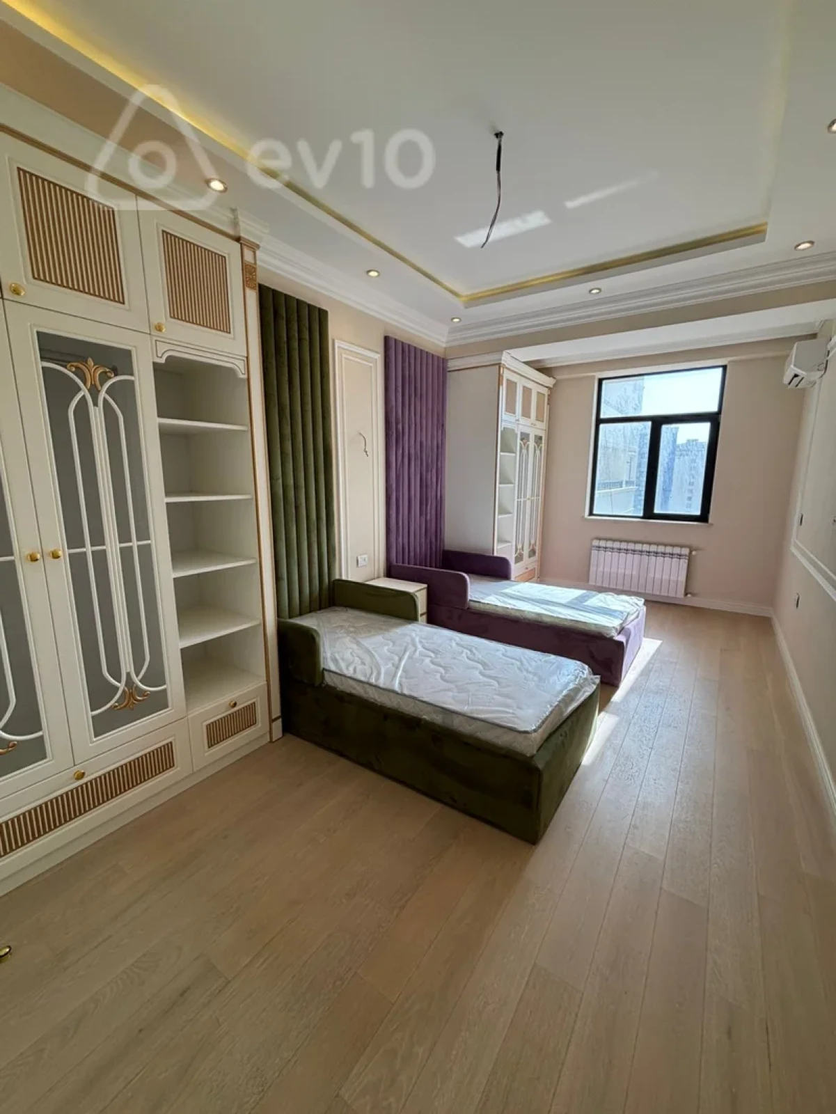 Satılır 4 otaqlı yeni tikili 242 m²