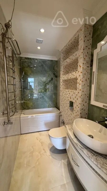 Satılır 4 otaqlı yeni tikili 242 m²