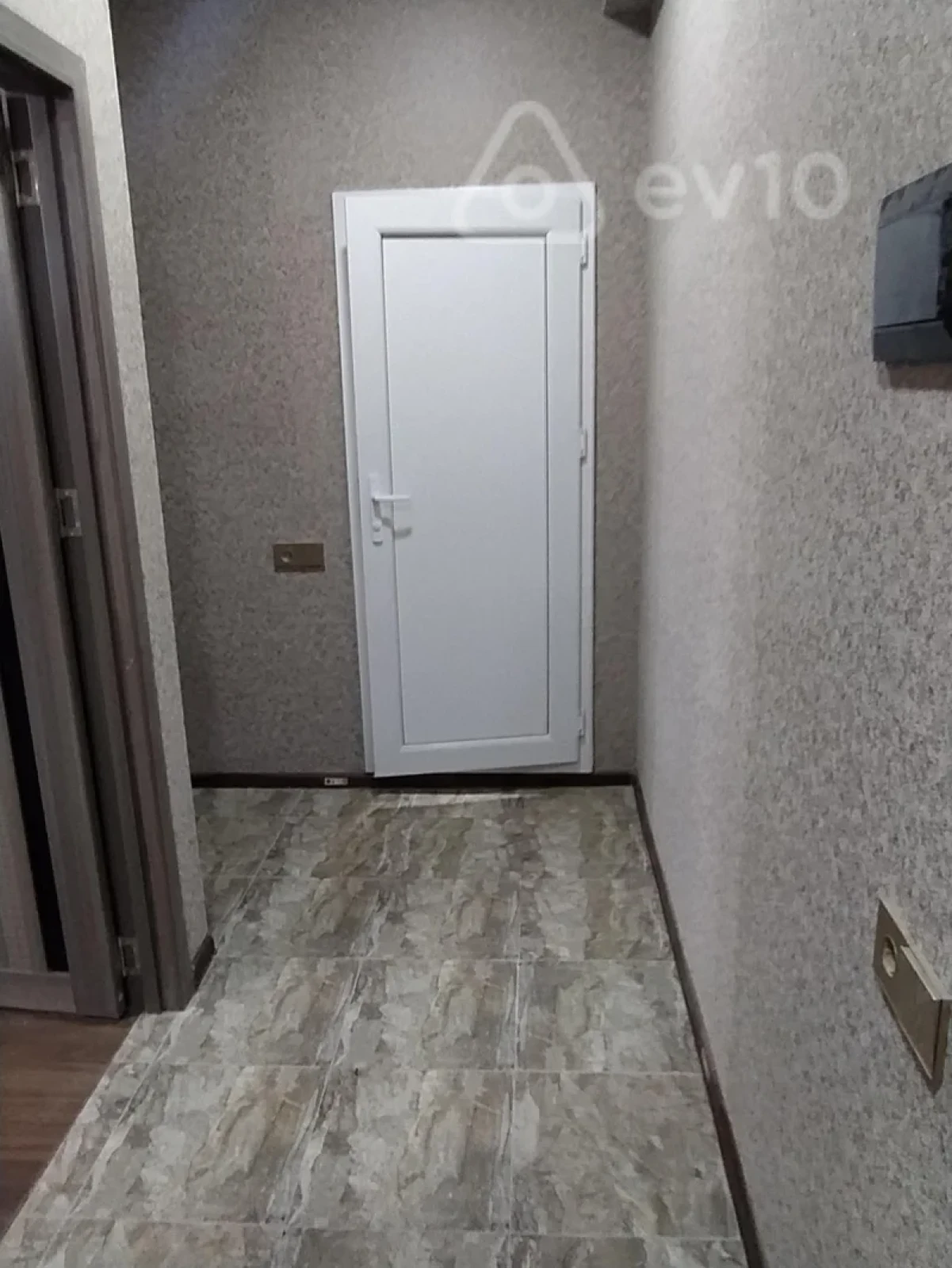Kirayə verilir 2 otaqlı yeni tikili 50 m²