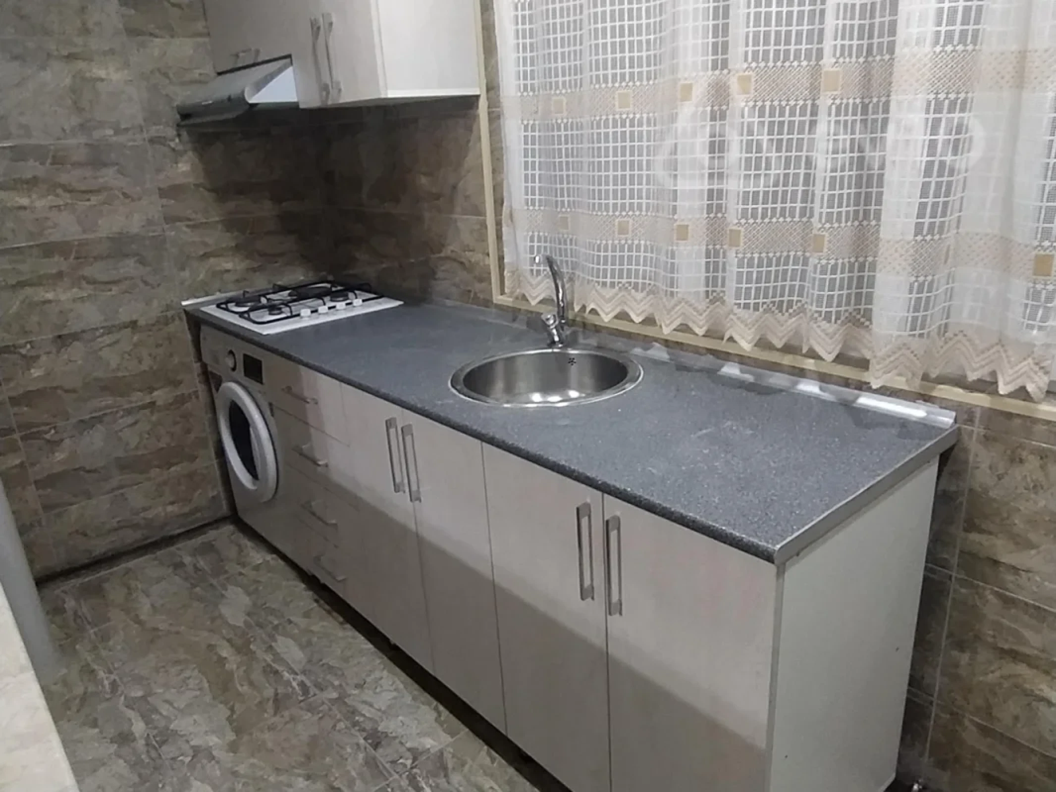 Kirayə verilir 2 otaqlı yeni tikili 50 m²
