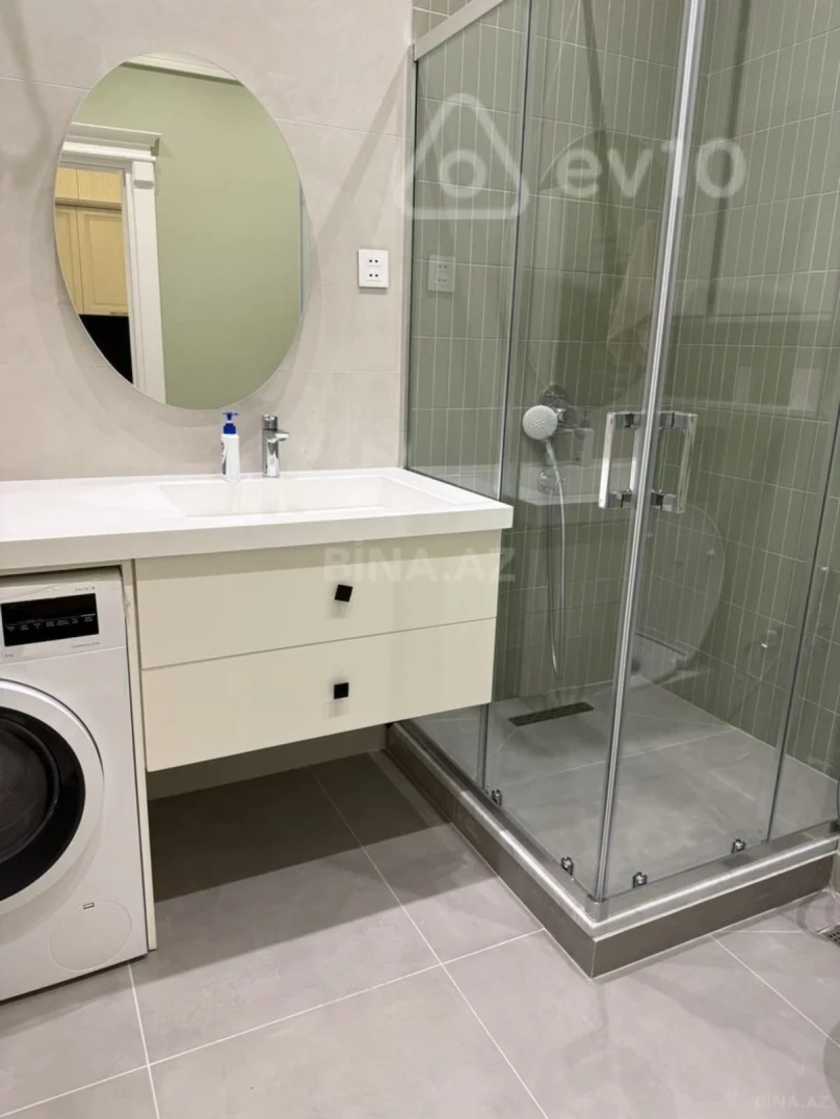 Kirayə verilir 2 otaqlı yeni tikili 73 m²