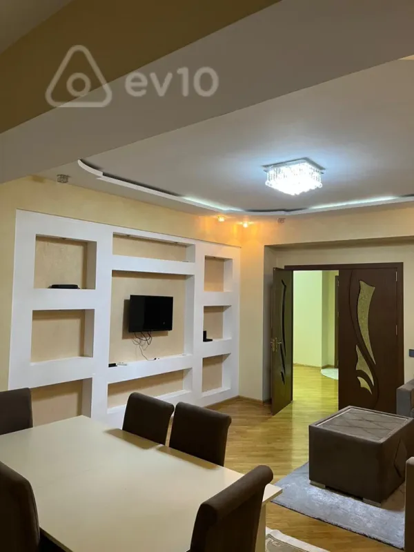 Kirayə verilir 3 otaqlı yeni tikili 130 m²