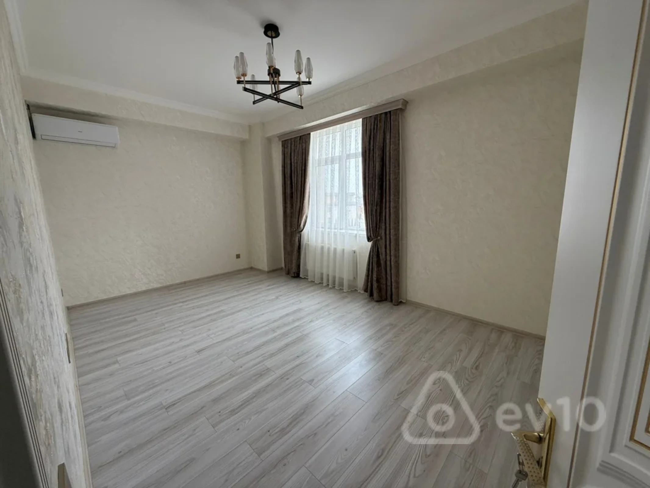 Satılır 3 otaqlı yeni tikili 85 m²