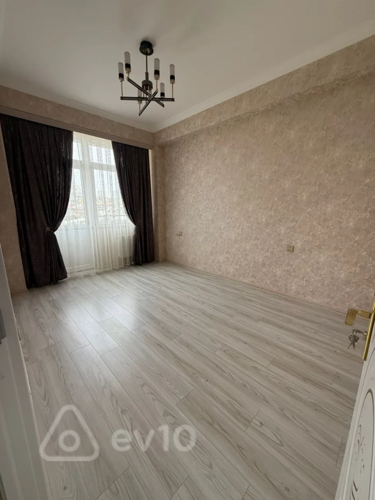 Satılır 3 otaqlı yeni tikili 85 m²