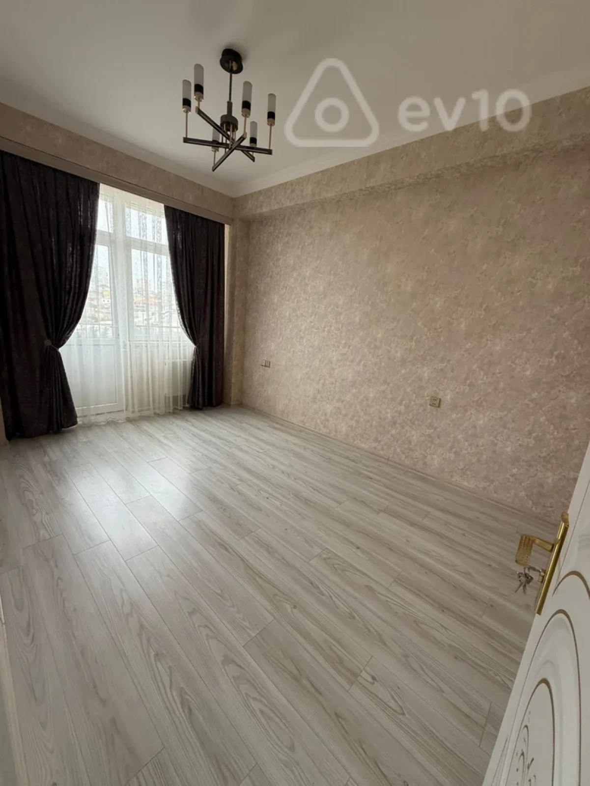 Satılır 3 otaqlı yeni tikili 85 m²
