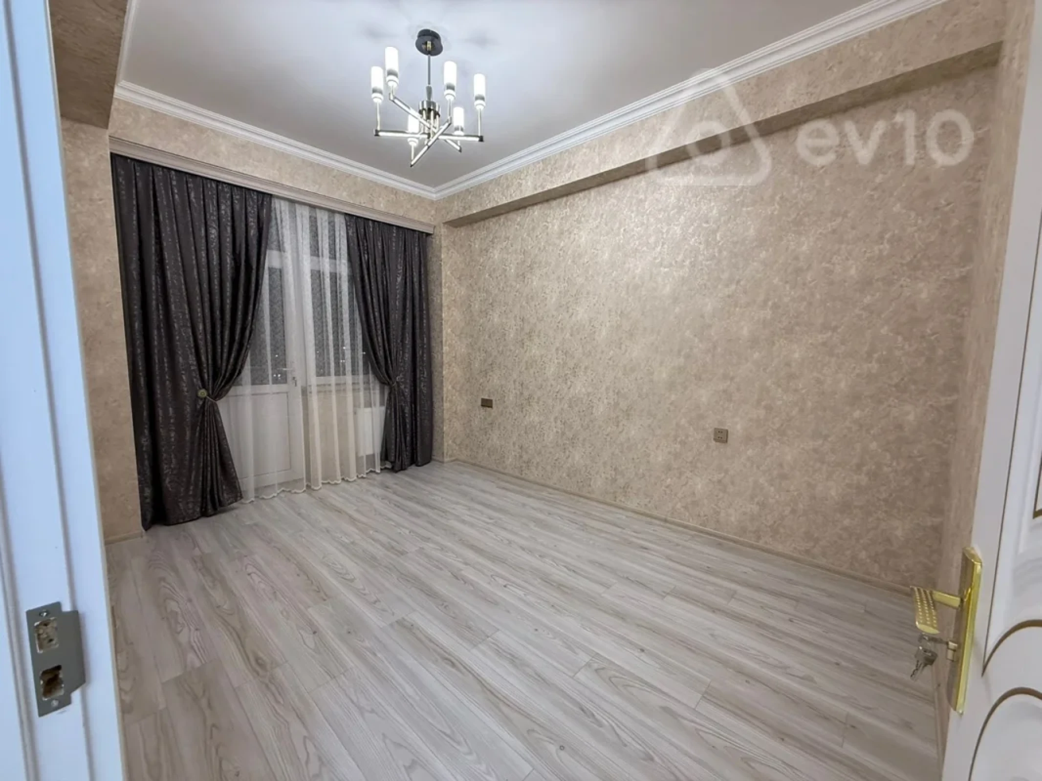 Satılır 3 otaqlı yeni tikili 85 m²
